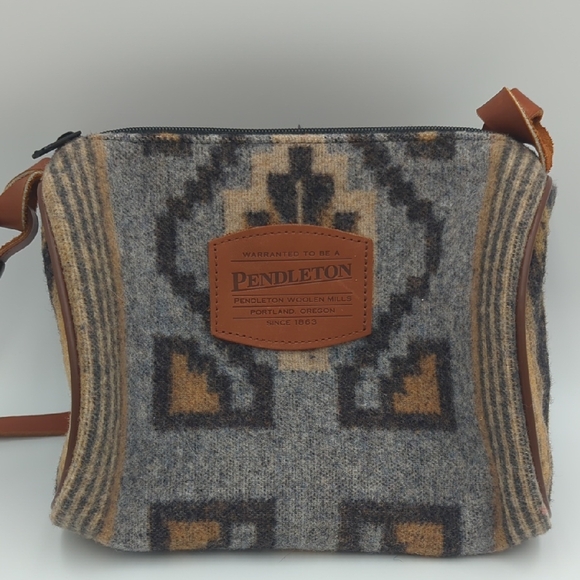 Pendleton Handbags - Pendleton Vintage Wool Crossbody Bag Tribal Print Zipper Leather Strap Women's